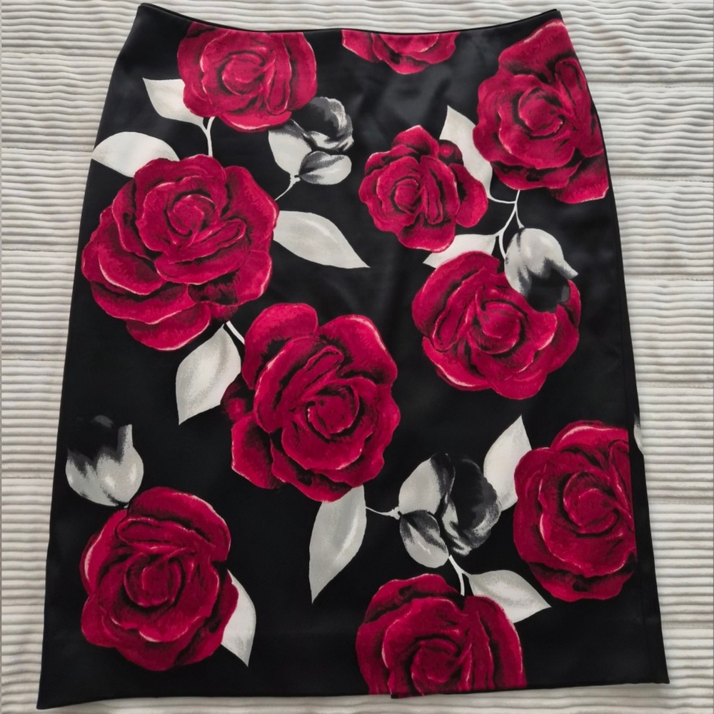 White House Black Market Rose Women's Skirt - Sz 10